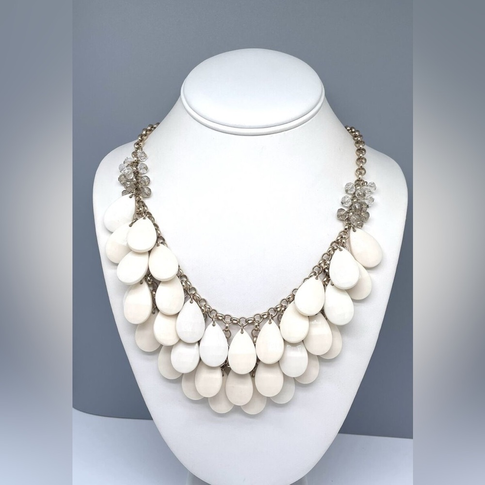 Charming Charlie white statement necklace